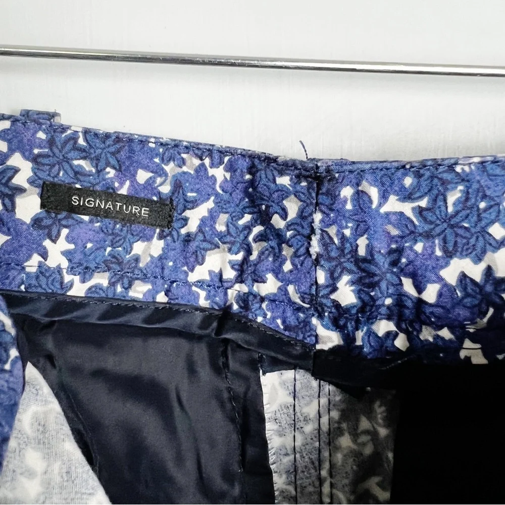 Signature - Blue & White‎ Floral Capri Pants - Sz. 8